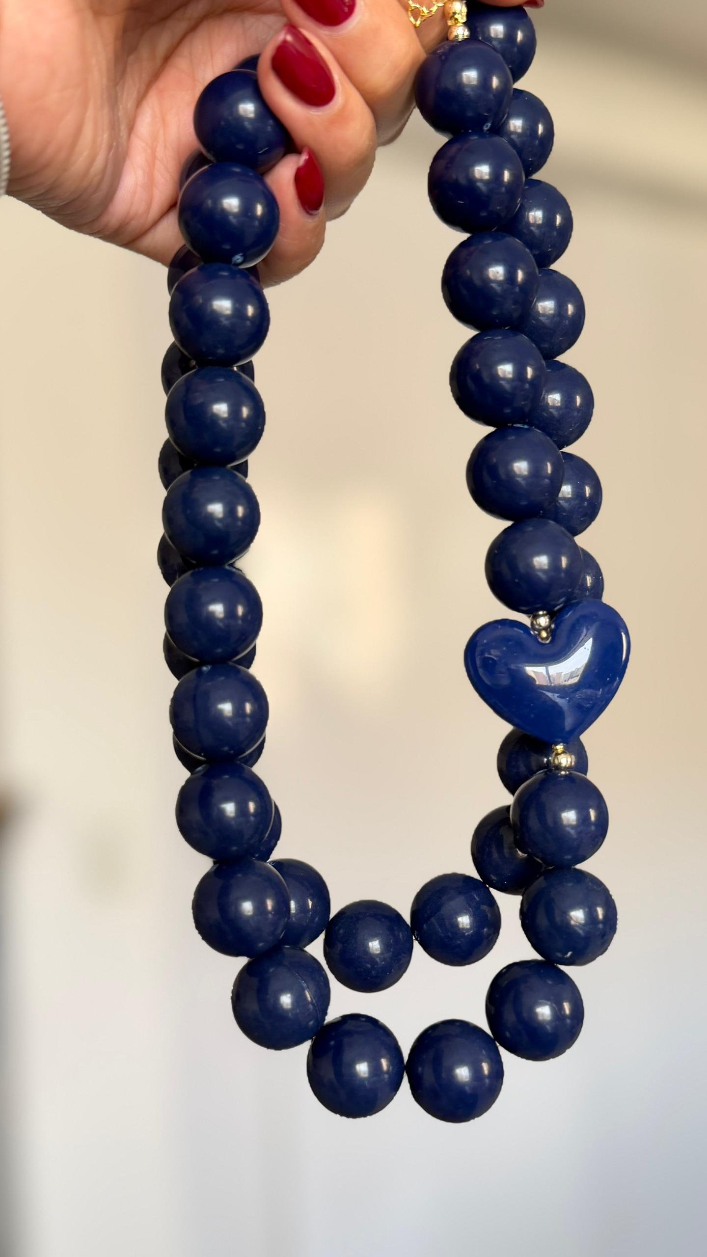 Collar bolas con dije de corazon