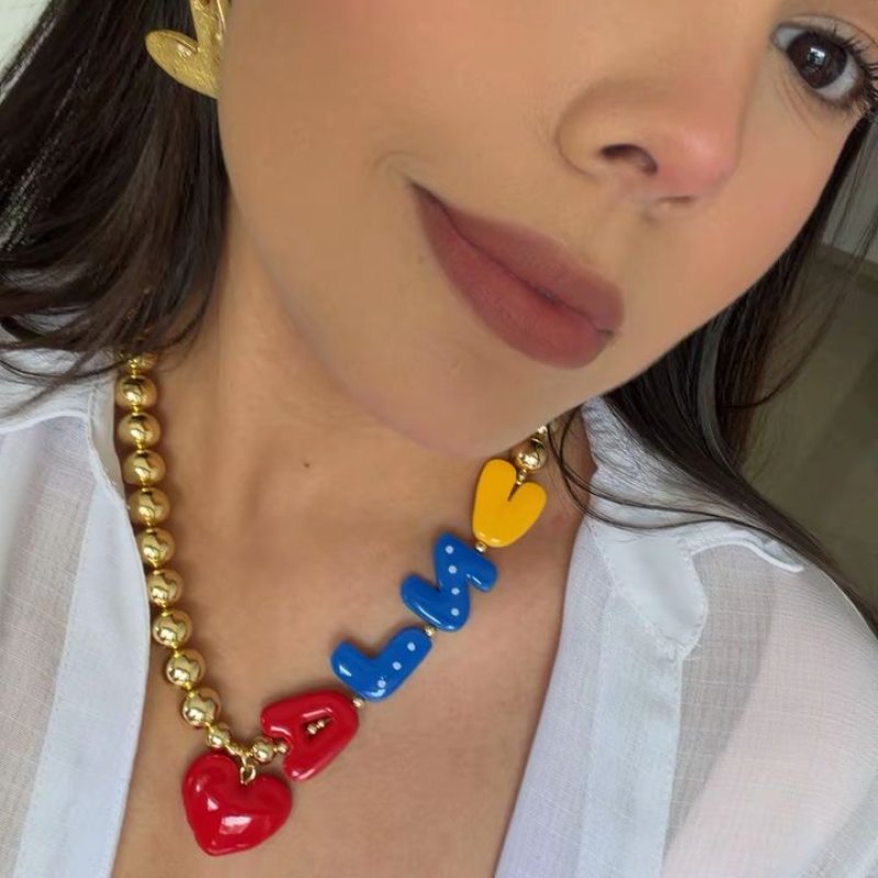 Collar VZLA dorado 