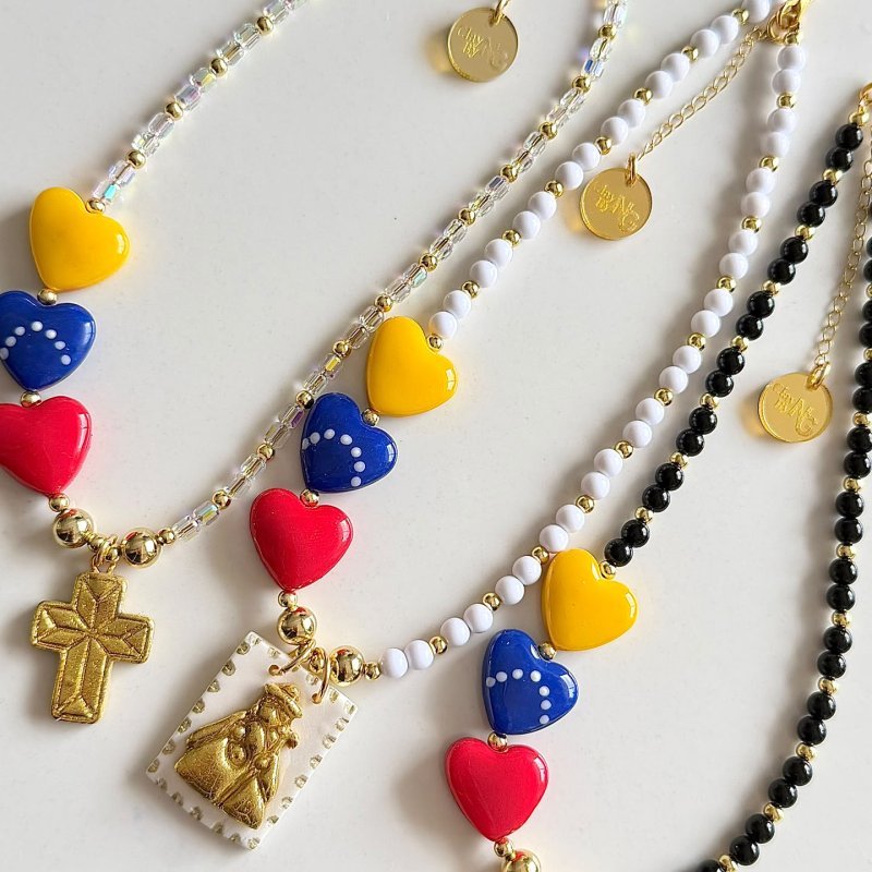 Collar corazones Tricolor 